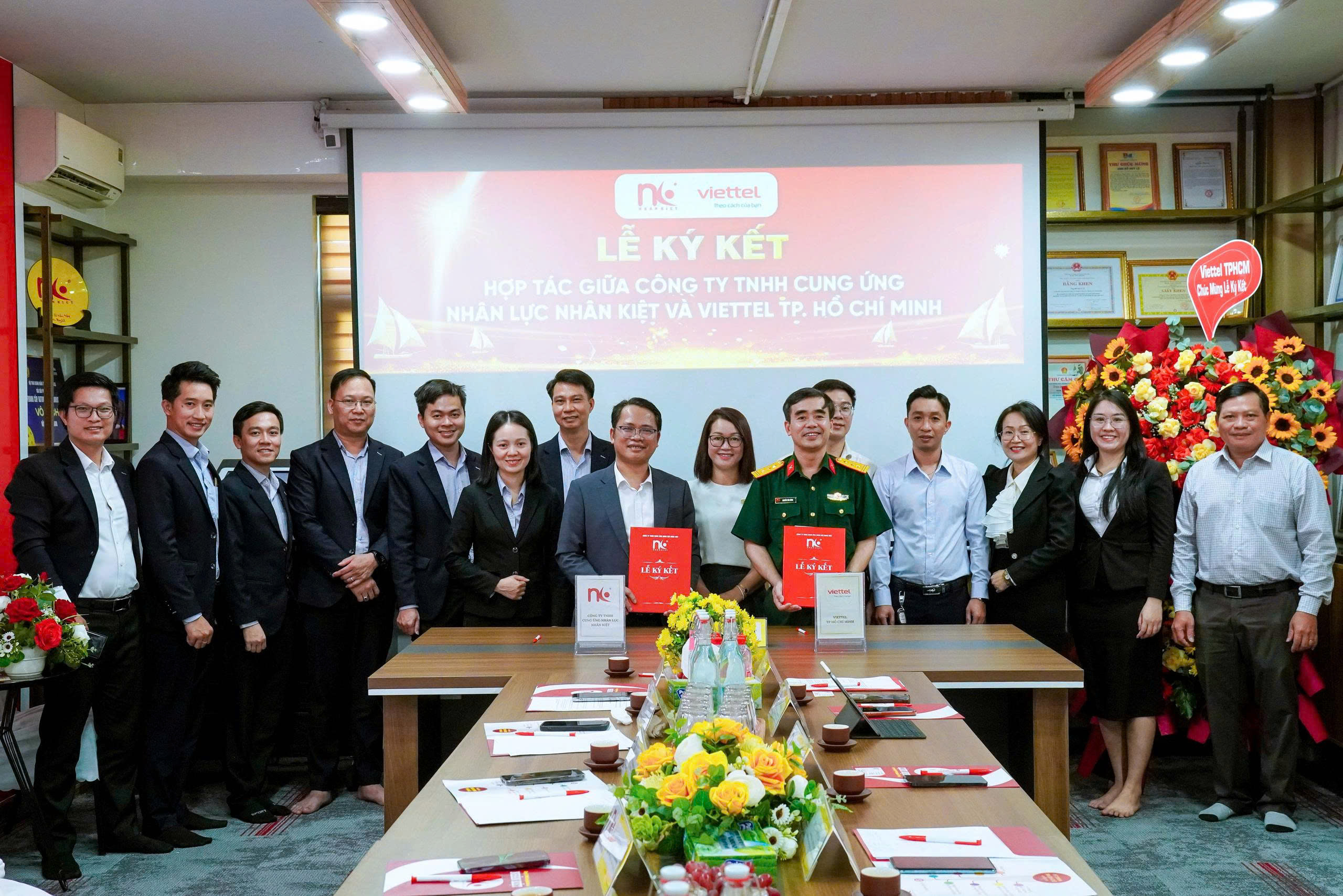 NHÂN KIỆT HỢP TÁC CÙNG VIETTEL TP. HỒ CHÍ MINH: GIẢI PHÁP SỐ HÓA QUẢN TRỊ NHÂN SỰ CHO DOANH NGHIỆP