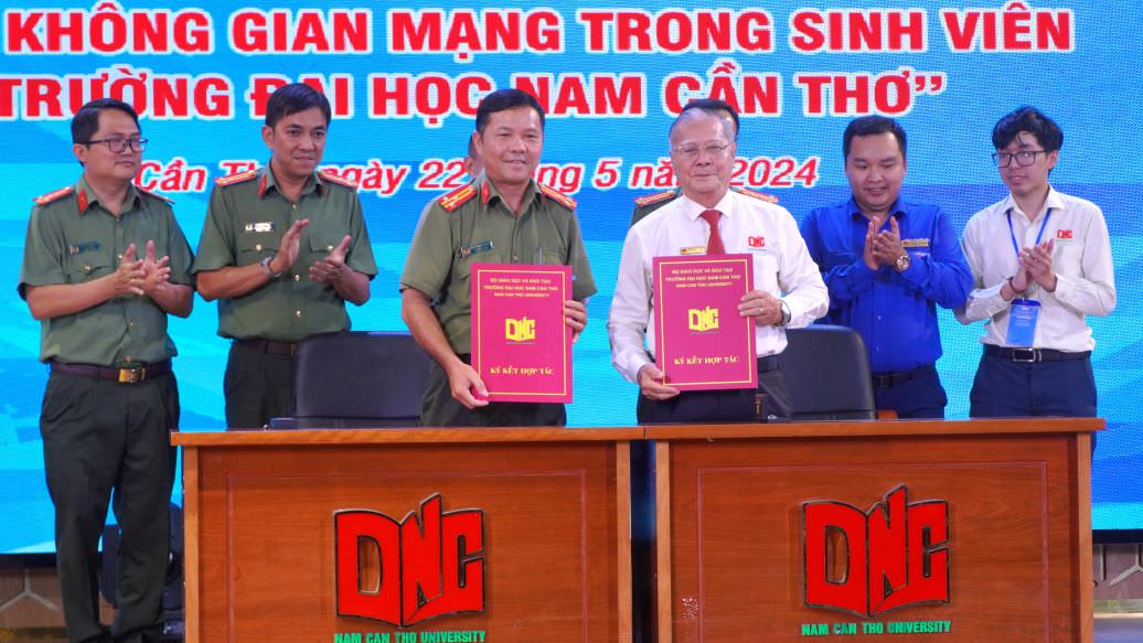 Công an Cần Thơ giáo dục pháp luật trên không gian mạng cho sinh viên