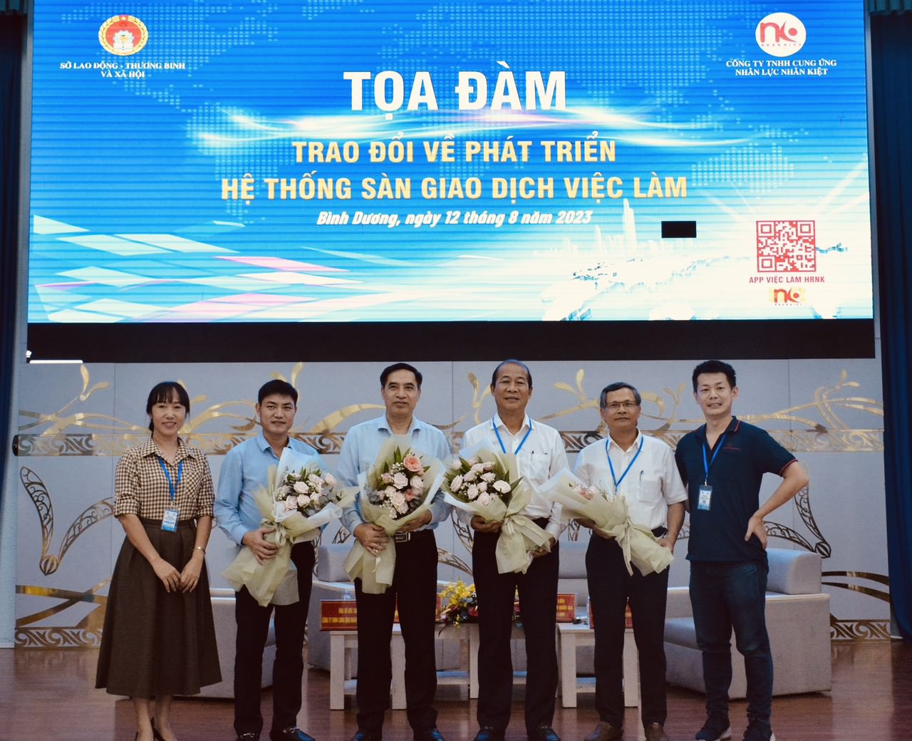 TỌA ĐÀM PHÁT TRIỂN SÀN GIAO DỊCH VIỆC LÀM